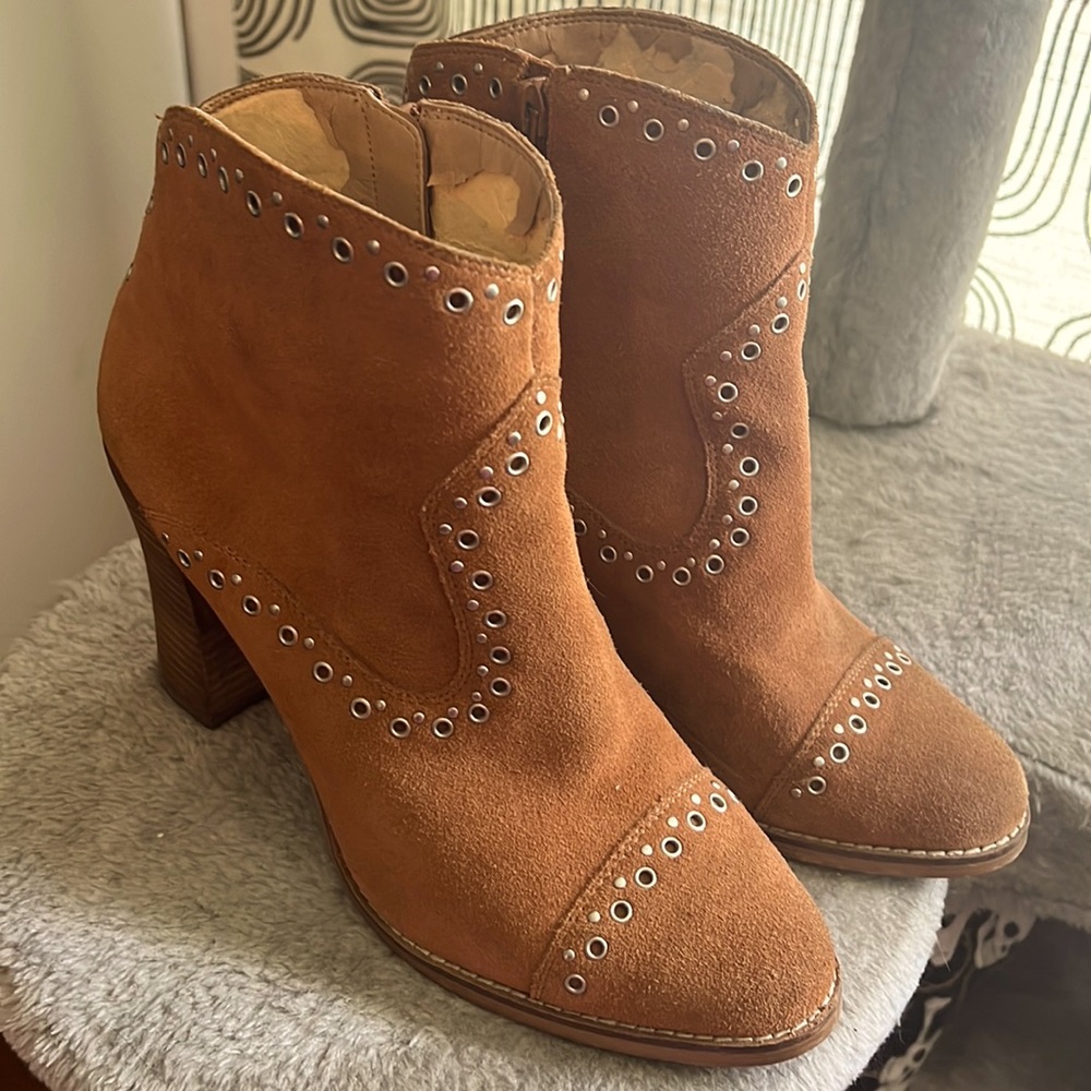 Lucky Brand Suede Ankle Boots ❤️